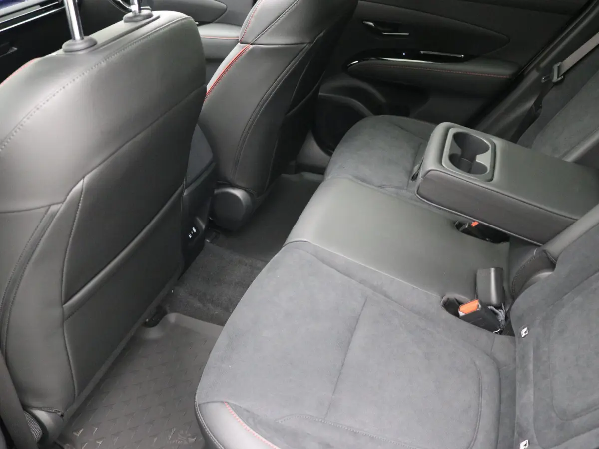 1.6 T-GDI PHEV N Line Business Sky / Prijs is rijklaar / GROOT Glazen schuif-kanteldak / Navigatie / Keyless Entry / Snel leverbaar / 5 Jaar fabrieksgarantie /