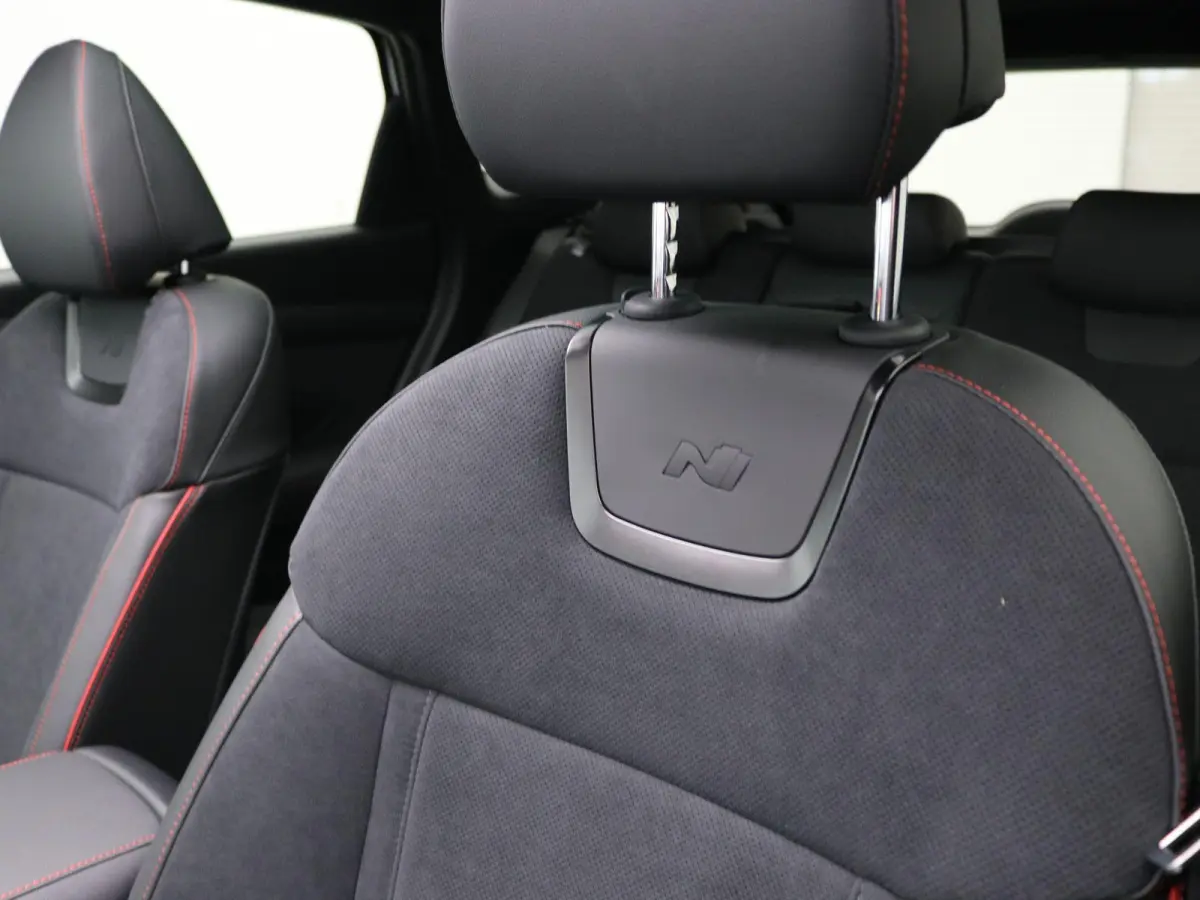 1.6 T-GDI PHEV N Line Business Sky / Prijs is rijklaar / GROOT Glazen schuif-kanteldak / Navigatie / Keyless Entry / Snel leverbaar / 5 Jaar fabrieksgarantie /