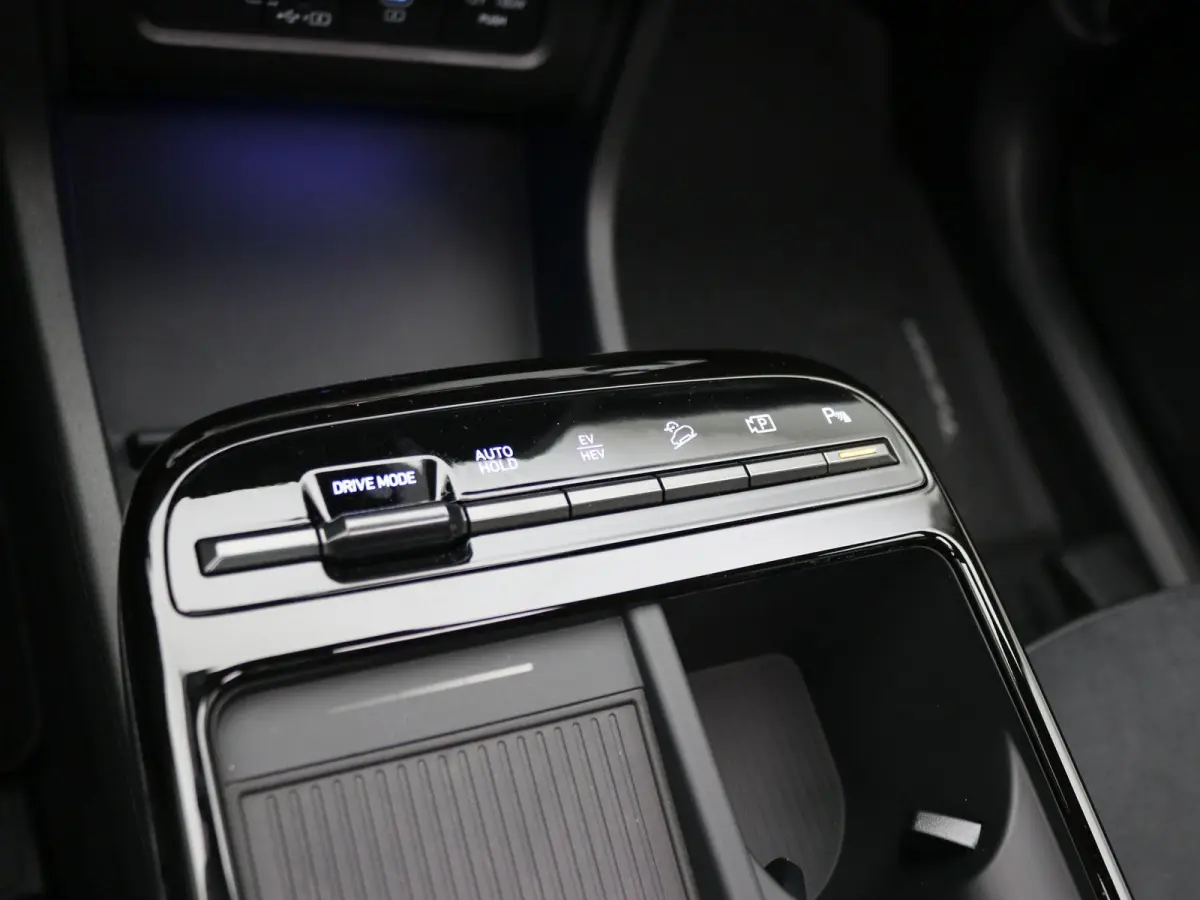 1.6 T-GDI PHEV N Line Business Sky / Prijs is rijklaar / GROOT Glazen schuif-kanteldak / Navigatie / Keyless Entry / Snel leverbaar / 5 Jaar fabrieksgarantie /