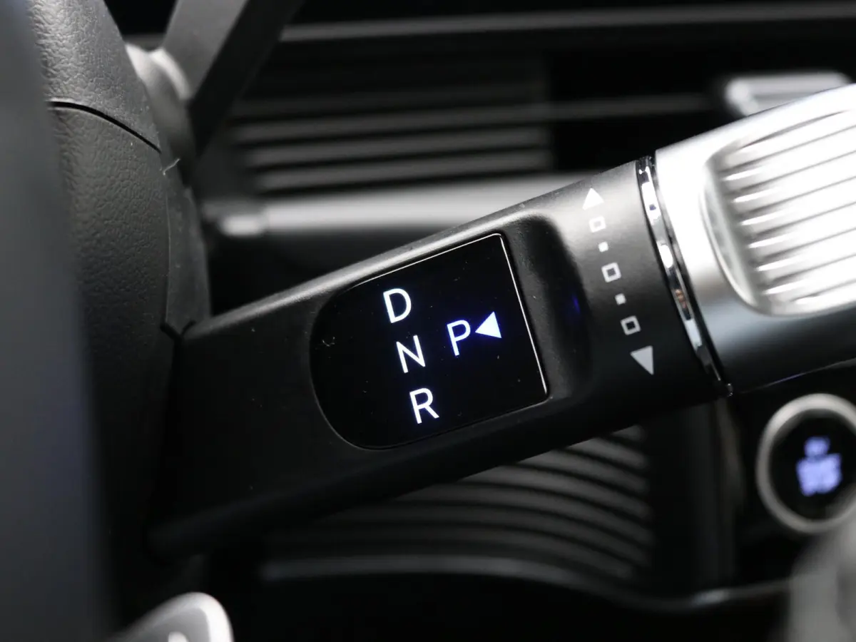 Long Range Pure Edition 84 kWh / Nieuw direct leverbaar / 3-fase / Navigatie / Perkeersensoren / 100% SoH / 5 jaar Fabrieksgarantie / 8 Jaar accu garantie /