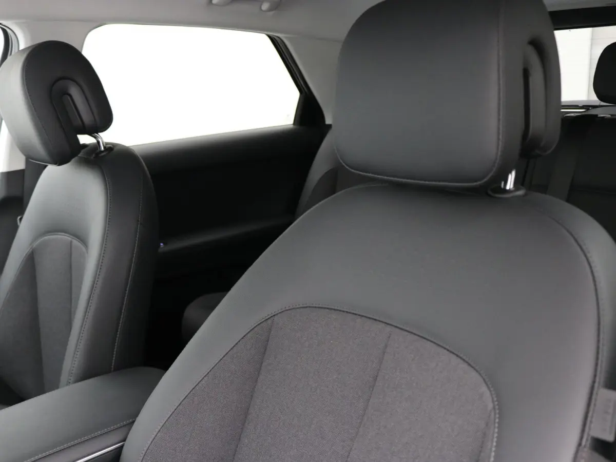 Long Range Pure Edition 84 kWh / Nieuw direct leverbaar / 3-fase / Navigatie / Perkeersensoren / 100% SoH / 5 jaar Fabrieksgarantie / 8 Jaar accu garantie /