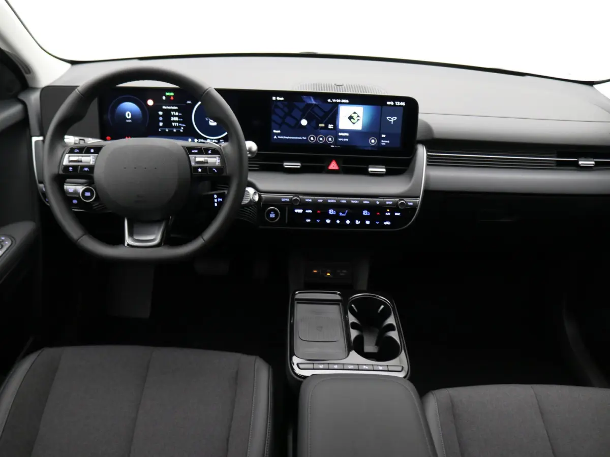 Long Range Pure Edition 84 kWh / Nieuw direct leverbaar / 3-fase / Navigatie / Perkeersensoren / 100% SoH / 5 jaar Fabrieksgarantie / 8 Jaar accu garantie /