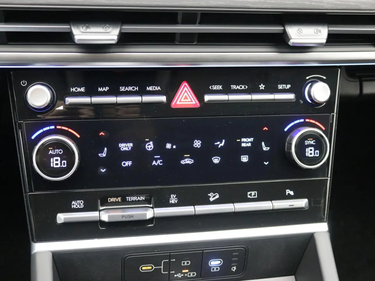 1.6 T-GDI PHEV Comfort Smart 4WD 7p / 7 persoons / Navigatie  / 1010KG Trekgewicht / Keyless Entry & Start&Go / Achteruitrijcamera / Parkeersensoren /  Full Option /