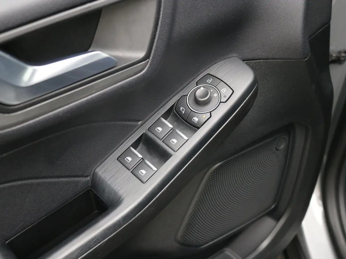 2.5 PHEV Titanium / 1500KG Trekgewicht / Navigatie / Airco Climate Control / 1ste Eigenaar / Dealer onderhouden / NL auto / Cruise Control /