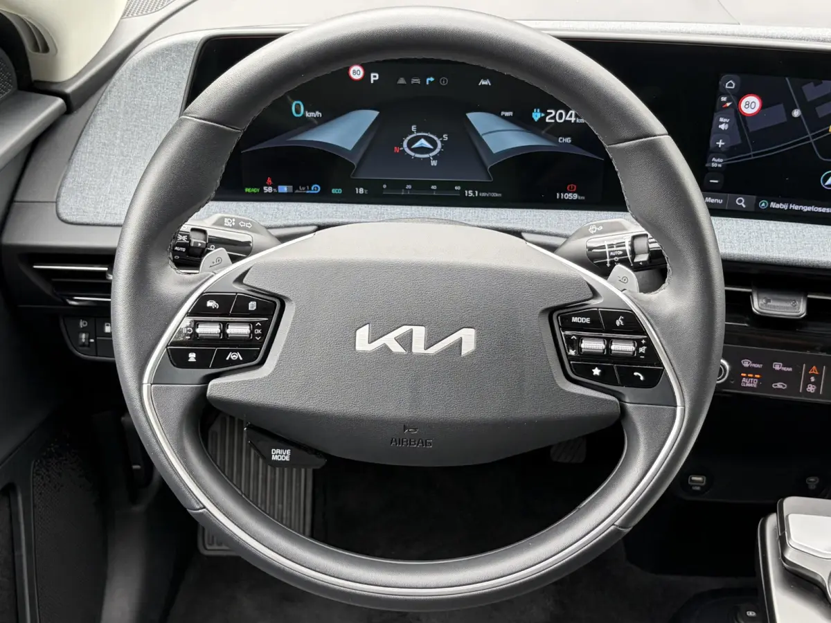 Edition 77.4 kWh/ SOH 100% / Fabrieksgarantie tot 18-06-2032 / 1.600 kg trekgewicht / Android Auto & Apple Carplay / Navigatie / Cruise Control Adaptief / Climate Control / DAB / Draadloze T