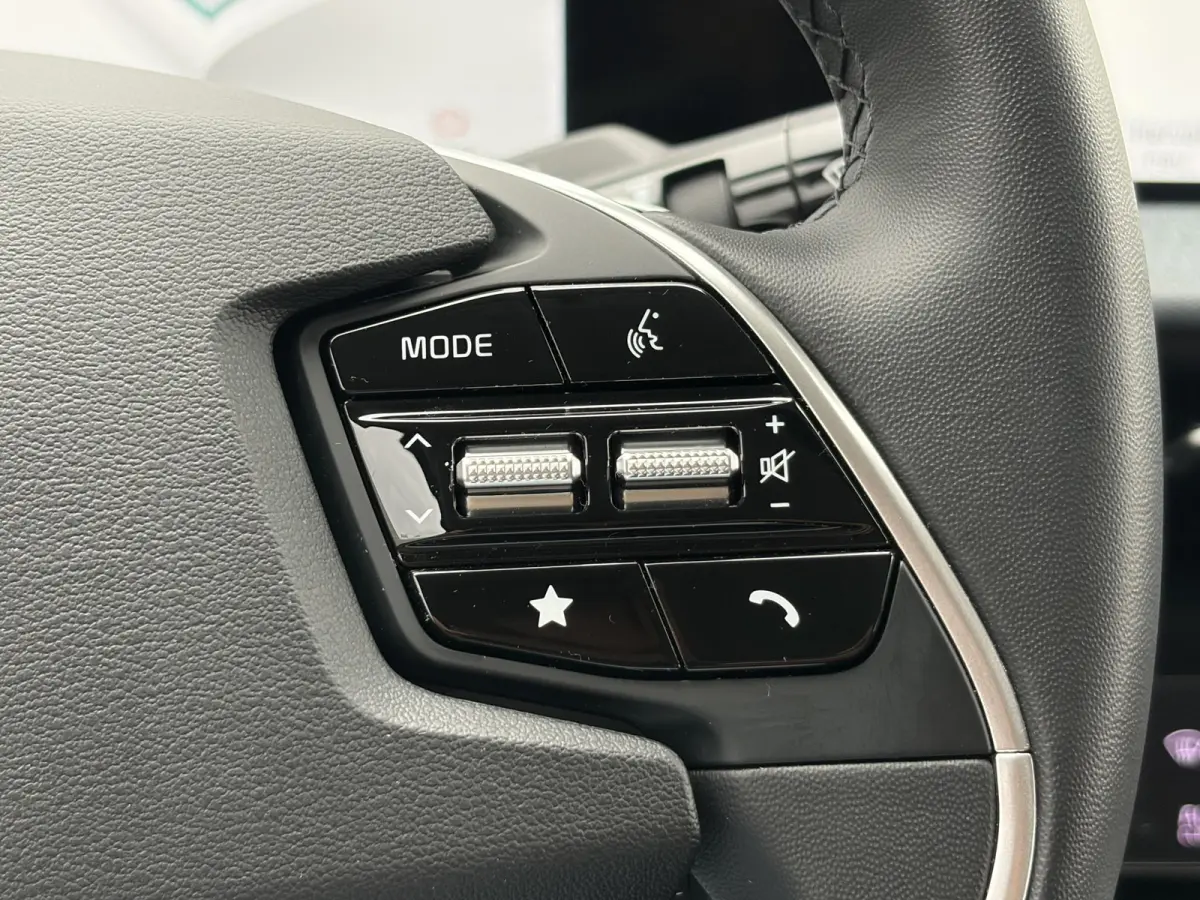 Edition 77.4 kWh/ SOH 100% / Fabrieksgarantie tot 18-06-2032 / 1.600 kg trekgewicht / Android Auto & Apple Carplay / Navigatie / Cruise Control Adaptief / Climate Control / DAB / Draadloze T