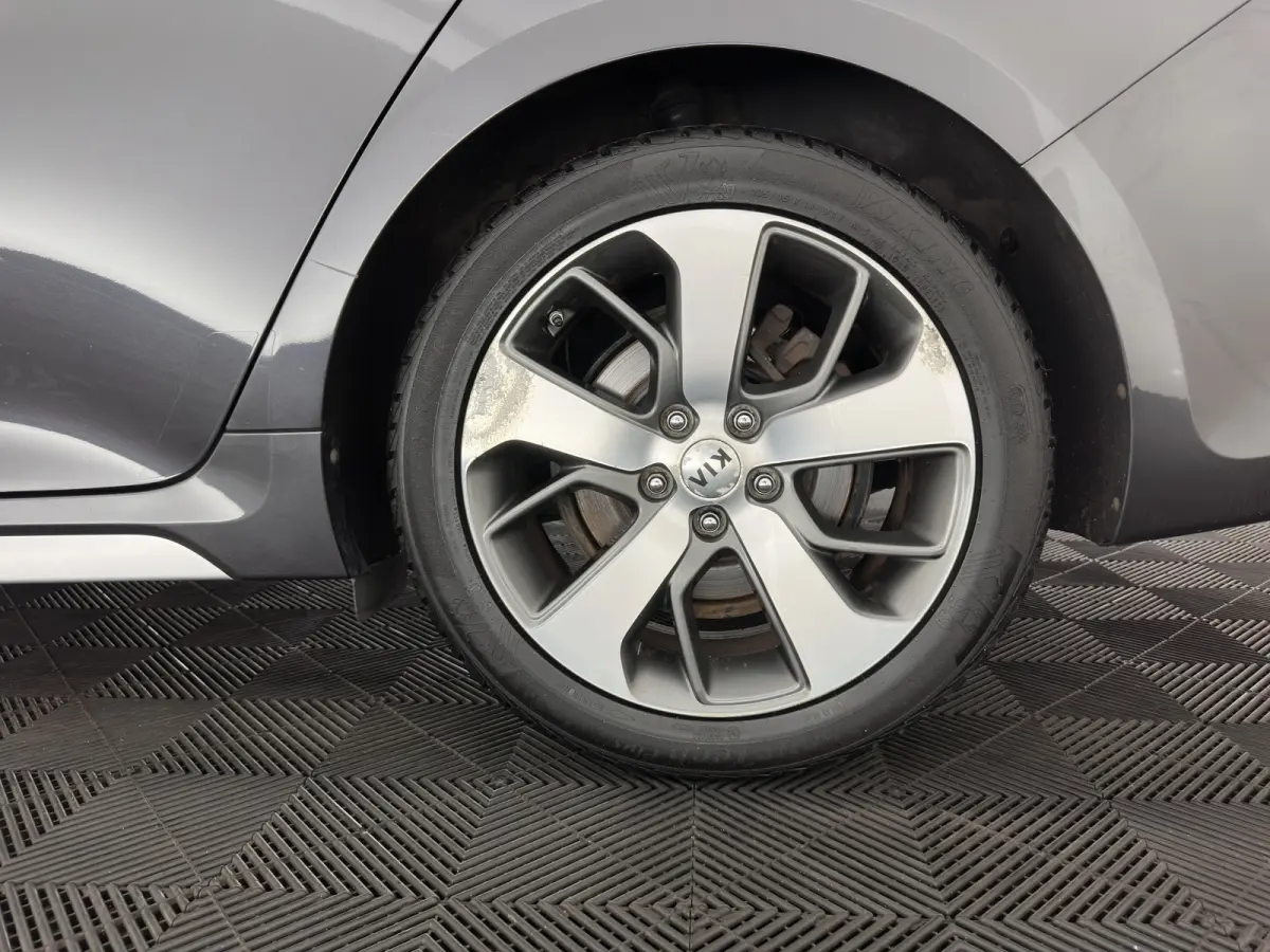 Sportswagon 1.7 CRDi GT-Line (INCL-BTW)  Aut. *PANO | LEATHER | FULL-LED | HARMAN/KARDON-AUDIO  | ADAPTIVE-CRUISE | BLINDSPOT | TOPVIEW | KEYLESS | HEATED-COMFORTSEATS | NAVI-FULLMAP | SHIFT