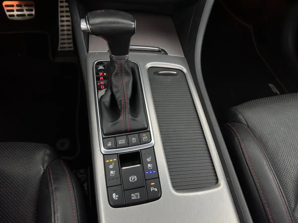 Sportswagon 1.7 CRDi GT-Line (INCL-BTW)  Aut. *PANO | LEATHER | FULL-LED | HARMAN/KARDON-AUDIO  | ADAPTIVE-CRUISE | BLINDSPOT | TOPVIEW | KEYLESS | HEATED-COMFORTSEATS | NAVI-FULLMAP | SHIFT