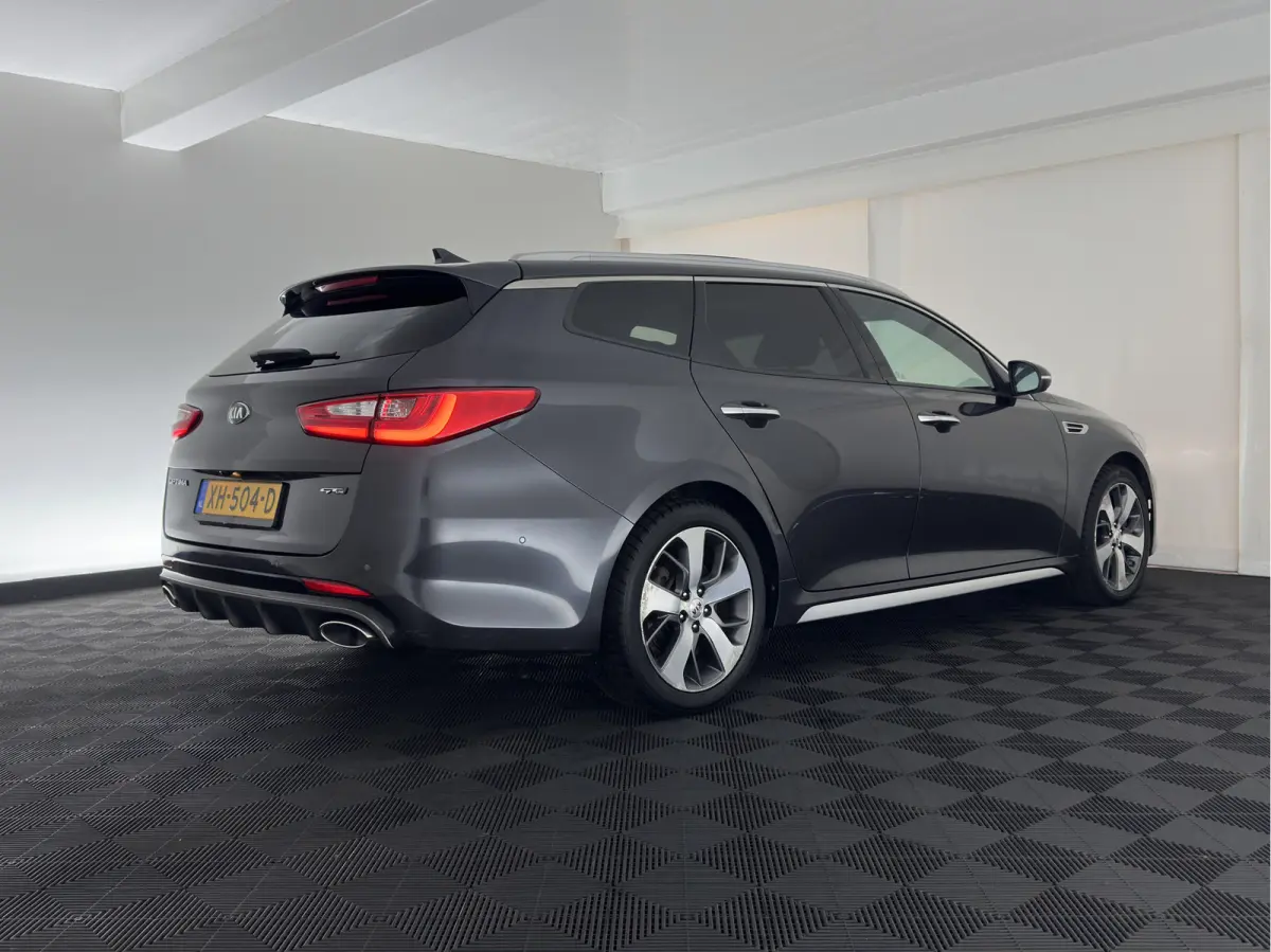 Sportswagon 1.7 CRDi GT-Line (INCL-BTW)  Aut. *PANO | LEATHER | FULL-LED | HARMAN/KARDON-AUDIO  | ADAPTIVE-CRUISE | BLINDSPOT | TOPVIEW | KEYLESS | HEATED-COMFORTSEATS | NAVI-FULLMAP | SHIFT