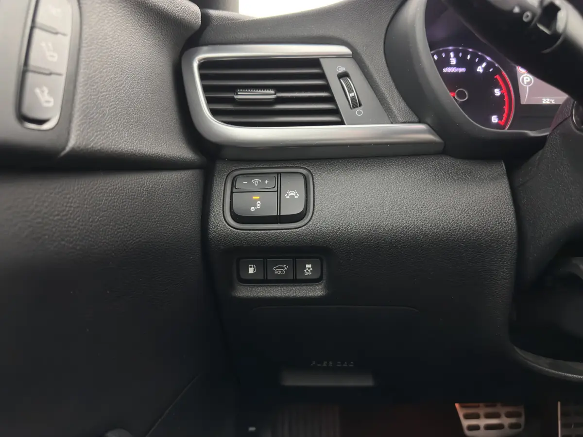 Sportswagon 1.7 CRDi GT-Line (INCL-BTW)  Aut. *PANO | LEATHER | FULL-LED | HARMAN/KARDON-AUDIO  | ADAPTIVE-CRUISE | BLINDSPOT | TOPVIEW | KEYLESS | HEATED-COMFORTSEATS | NAVI-FULLMAP | SHIFT