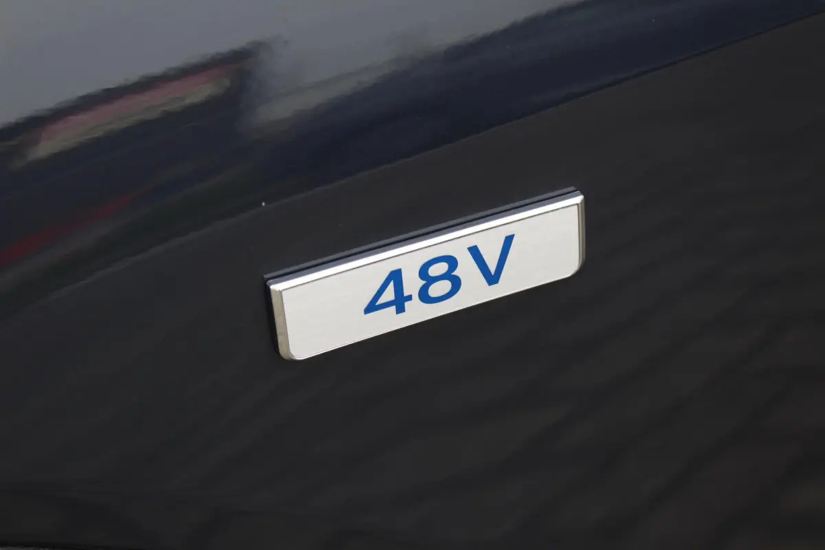 1.0 T-GDI Comfort / LES AUTO / Dubbele bediening aanwezig / All Seasonbanden / Airco / LMV / Cruise Control / 5 jaar Fabrieksgarantie /  Navigatie via Apple Carplay & Android Auto /