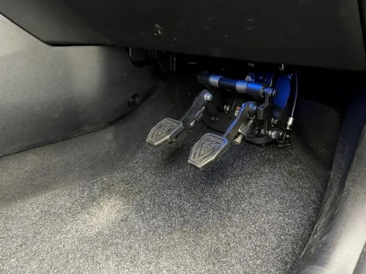 1.0 T-GDI Comfort / LES AUTO / Dubbele bediening aanwezig / All Seasonbanden / Airco / LMV / Cruise Control / 5 jaar Fabrieksgarantie /  Navigatie via Apple Carplay & Android Auto /