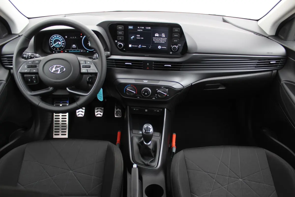 1.0 T-GDI Comfort / LES AUTO / Dubbele bediening aanwezig / All Seasonbanden / Airco / LMV / Cruise Control / 5 jaar Fabrieksgarantie /  Navigatie via Apple Carplay & Android Auto /