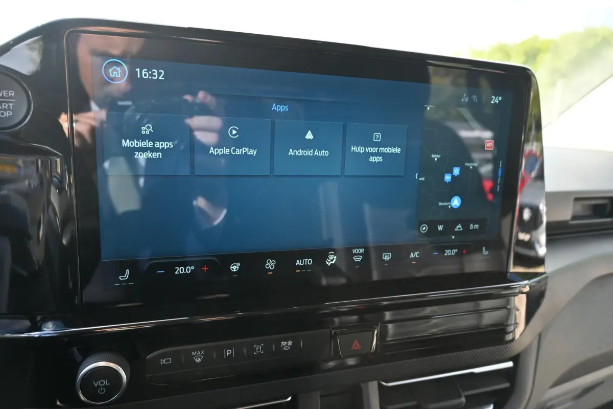 Black Platinum 320 2.5 PHEV L2H1 | Dubbel Cabine 5P | Leder | Adaptive Cruise Control | Camera | Stoelverwarming |