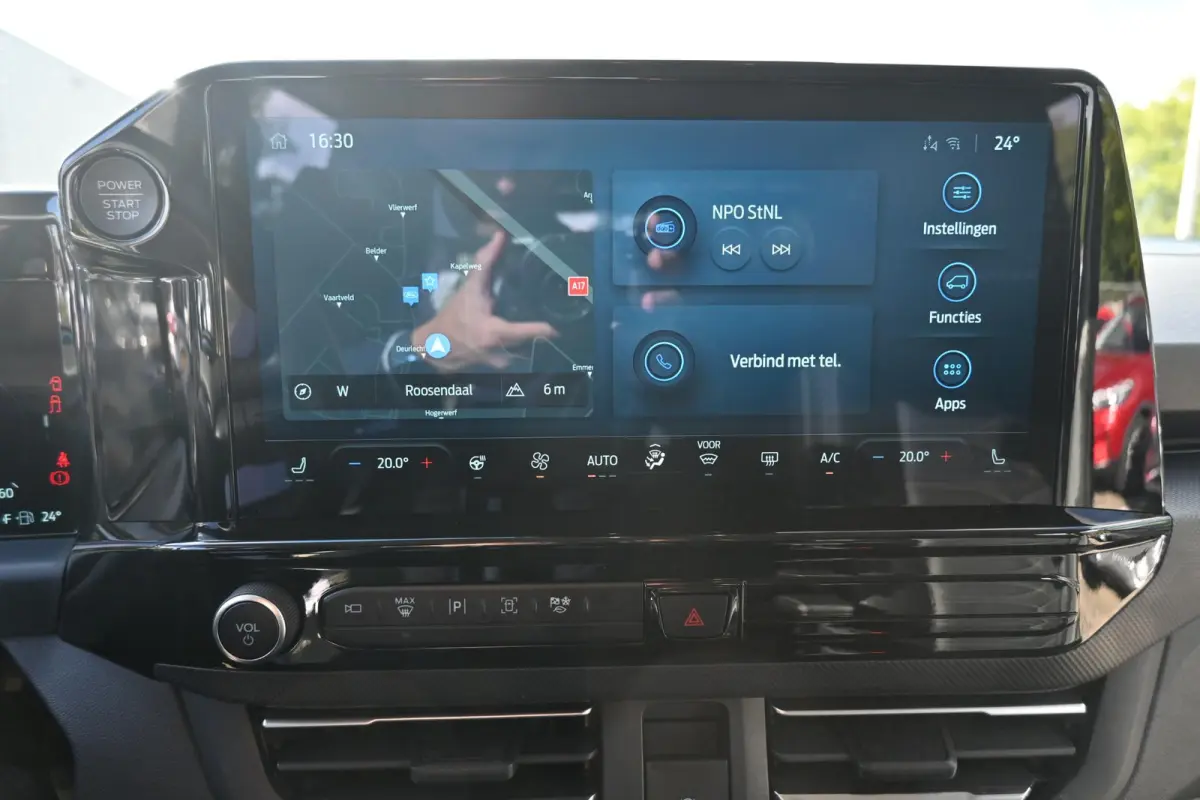 Black Platinum 320 2.5 PHEV L2H1 | Dubbel Cabine 5P | Leder | Adaptive Cruise Control | Camera | Stoelverwarming |