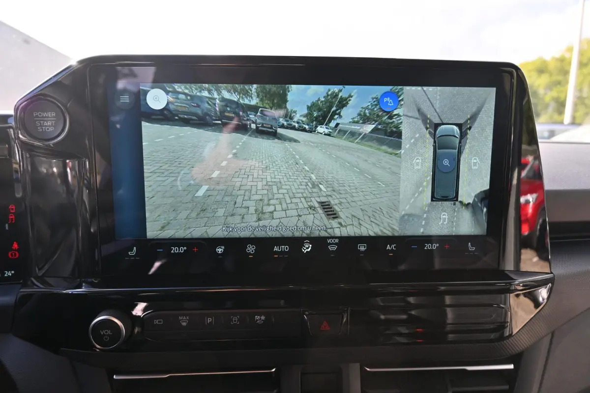 Black Platinum 320 2.5 PHEV L2H1 | Dubbel Cabine 5P | Leder | Adaptive Cruise Control | Camera | Stoelverwarming |