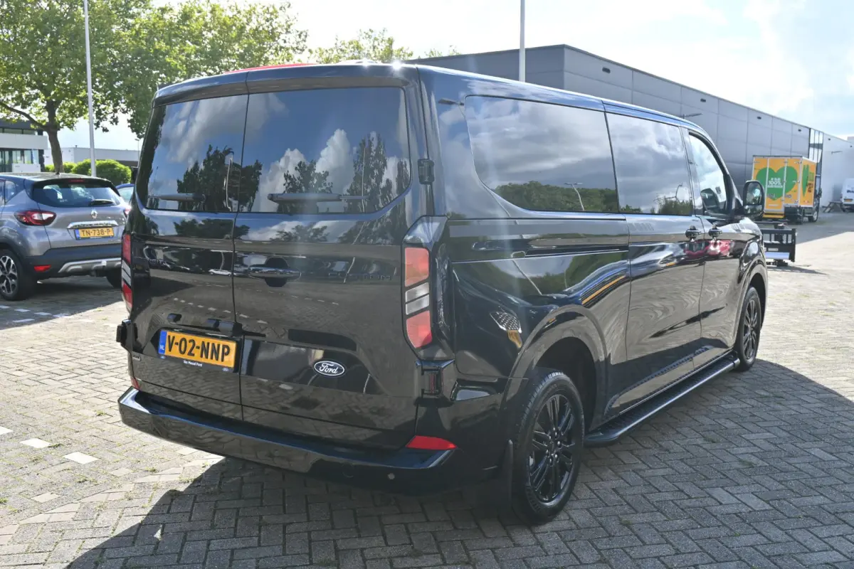 Black Platinum 320 2.5 PHEV L2H1 | Dubbel Cabine 5P | Leder | Adaptive Cruise Control | Camera | Stoelverwarming |