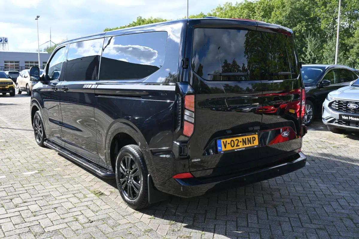 Black Platinum 320 2.5 PHEV L2H1 | Dubbel Cabine 5P | Leder | Adaptive Cruise Control | Camera | Stoelverwarming |