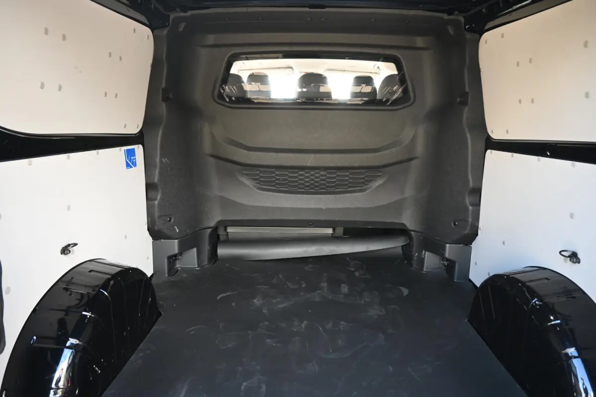 Black Platinum 320 2.5 PHEV L2H1 | Dubbel Cabine 5P | Leder | Adaptive Cruise Control | Camera | Stoelverwarming |