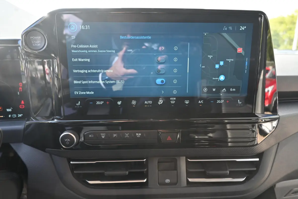 Black Platinum 320 2.5 PHEV L2H1 | Dubbel Cabine 5P | Leder | Adaptive Cruise Control | Camera | Stoelverwarming |