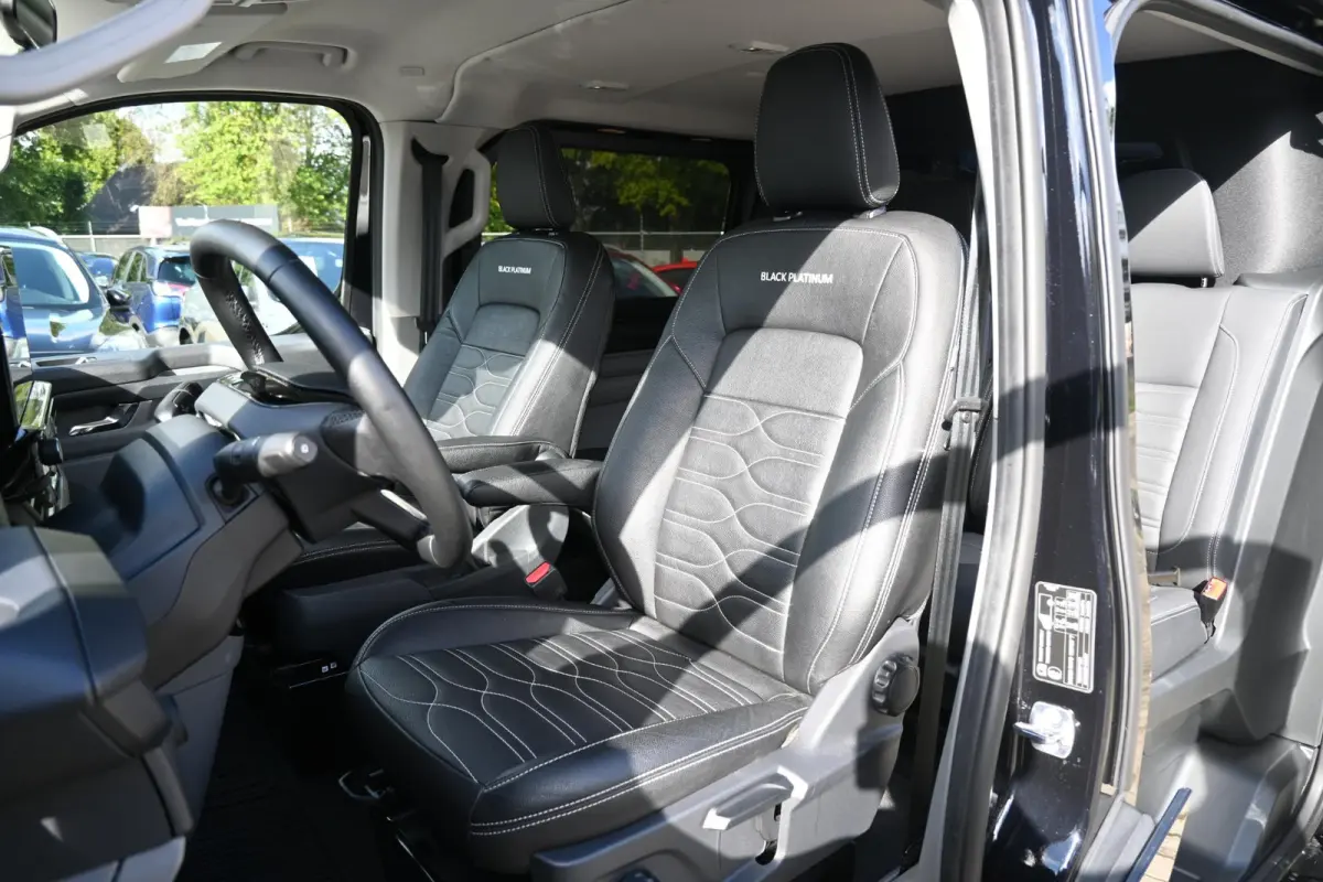 Black Platinum 320 2.5 PHEV L2H1 | Dubbel Cabine 5P | Leder | Adaptive Cruise Control | Camera | Stoelverwarming |