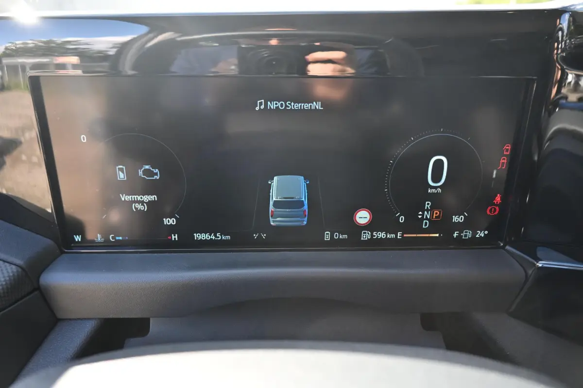 Black Platinum 320 2.5 PHEV L2H1 | Dubbel Cabine 5P | Leder | Adaptive Cruise Control | Camera | Stoelverwarming |