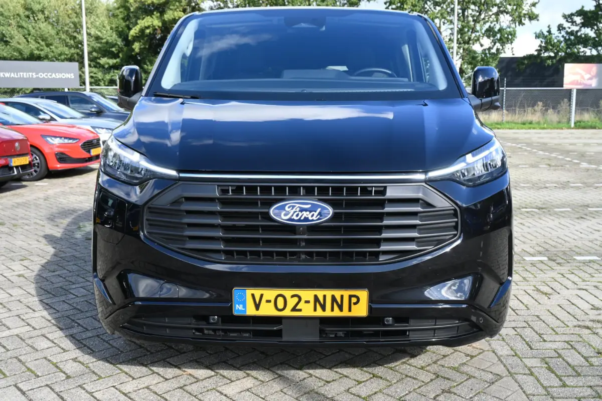 Black Platinum 320 2.5 PHEV L2H1 | Dubbel Cabine 5P | Leder | Adaptive Cruise Control | Camera | Stoelverwarming |