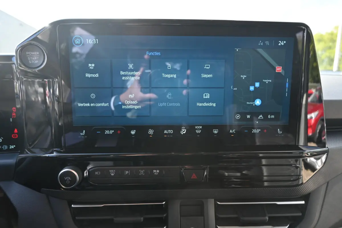 Black Platinum 320 2.5 PHEV L2H1 | Dubbel Cabine 5P | Leder | Adaptive Cruise Control | Camera | Stoelverwarming |