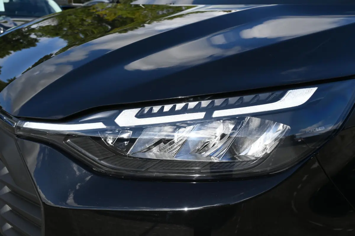 Black Platinum 320 2.5 PHEV L2H1 | Dubbel Cabine 5P | Leder | Adaptive Cruise Control | Camera | Stoelverwarming |