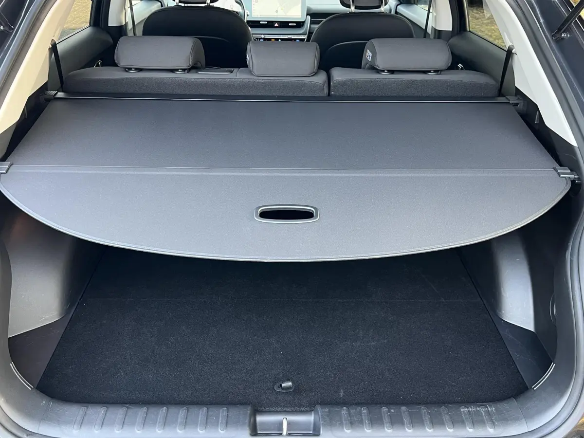 Style 58 kWh / Fabrieksgarantie tot 10-2028 / Accu SoH 100 % / CCS snel laden / WLTP 384 km stad 587 km / Navigatie / Apple Carplay Android / Adapt. CC / 19"LM wielen & All Season banden /