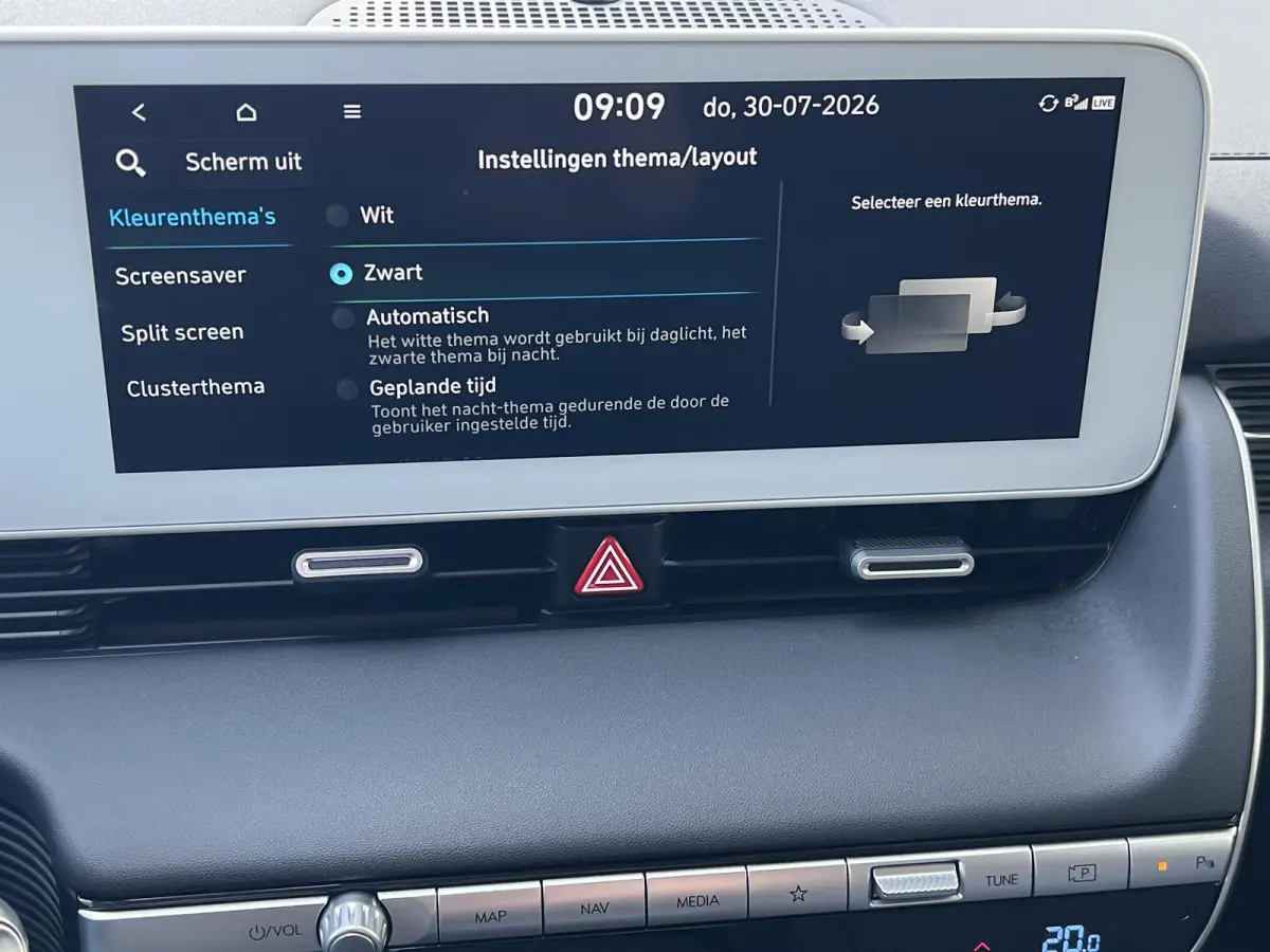 Style 58 kWh / Fabrieksgarantie tot 10-2028 / Accu SoH 100 % / CCS snel laden / WLTP 384 km stad 587 km / Navigatie / Apple Carplay Android / Adapt. CC / 19"LM wielen & All Season banden /