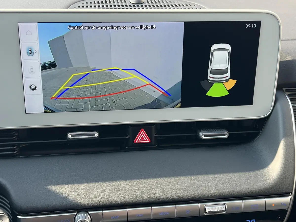 Style 58 kWh / Fabrieksgarantie tot 10-2028 / Accu SoH 100 % / CCS snel laden / WLTP 384 km stad 587 km / Navigatie / Apple Carplay Android / Adapt. CC / 19"LM wielen & All Season banden /
