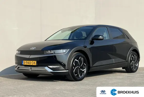 Style 58 kWh / Fabrieksgarantie tot 10-2028 / Accu SoH 100 % / CCS snel laden / WLTP 384 km stad 587 km / Navigatie / Apple Carplay Android / Adapt. CC / 19"LM wielen & All Season banden /