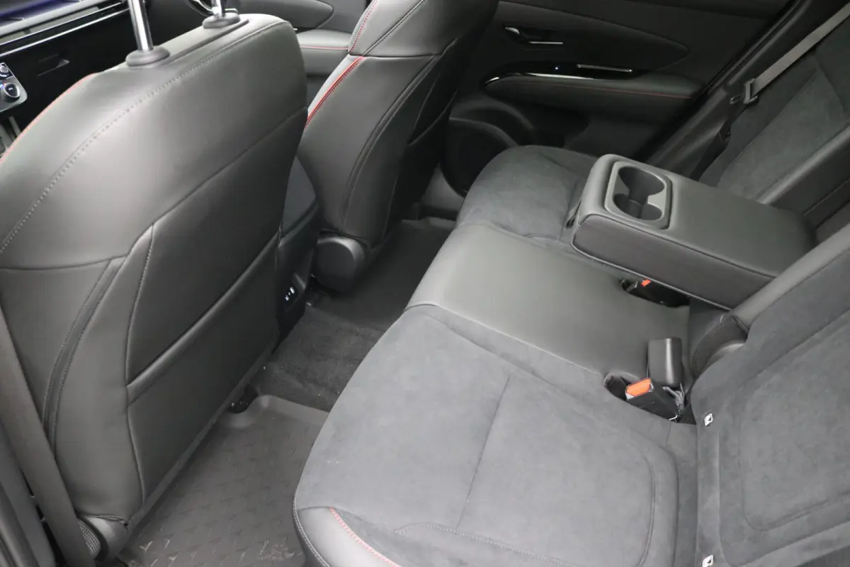 1.6 T-GDI PHEV N Line Business / Prijs is rijklaar / Adaptieve Cruise Control / Navigatie / Keyless Entry / Snel leverbaar / 5 Jaar fabrieksgarantie /