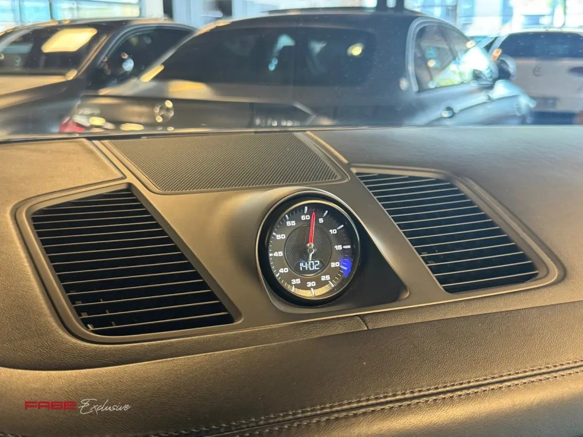 3.0 / Sport chrono / HUD / Sportuitlaat / Bose / Trekhaak / Memory / Stoelventilatie / Pano