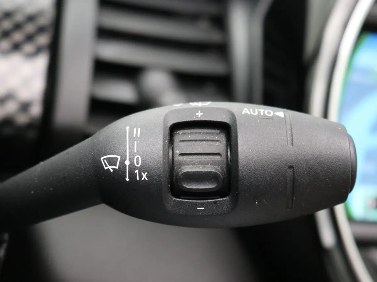 2.0 S Chili Serious Business / Navigatie / Parkeersensoren voor en achter / Historie digitaal aanwezig / Stoelverwarming voor / Airco Climat Control / LMV / Elektrisch Cabriodak / Lederen be