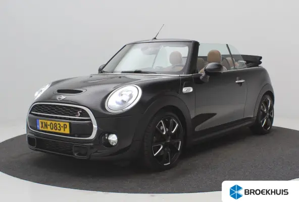 2.0 S Chili Serious Business / Navigatie / Parkeersensoren voor en achter / Historie digitaal aanwezig / Stoelverwarming voor / Airco Climat Control / LMV / Elektrisch Cabriodak / Lederen be