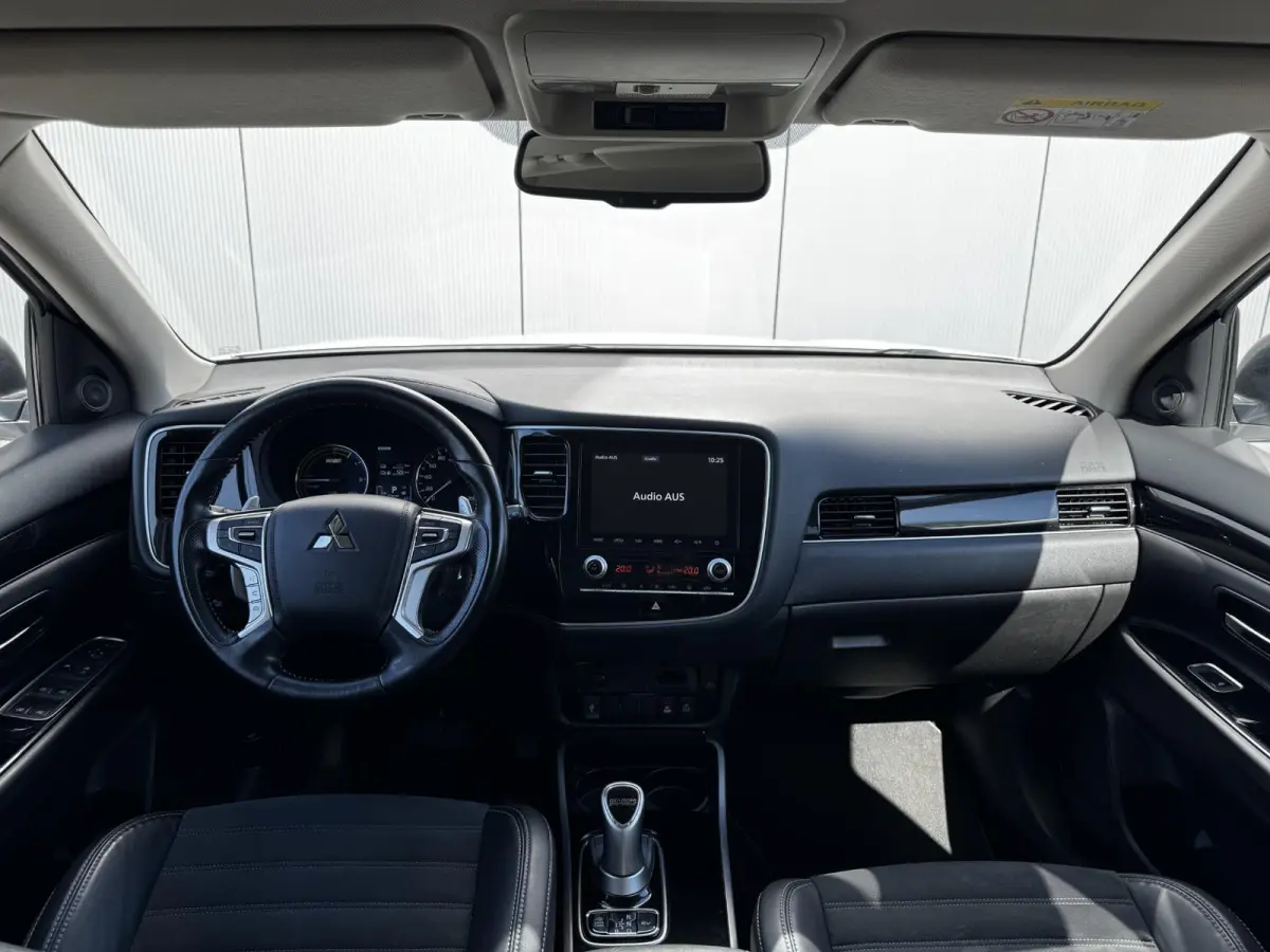 2.4 PHEV Intense+ / Trekhaak Afneembaar / Trekgewicht 1.500 KG / Stoelverwarming / Achteruitrijcamera / Navigatie / Apple CarPlay & Android Auto / Stoel verwarming voor / SoH 73% /