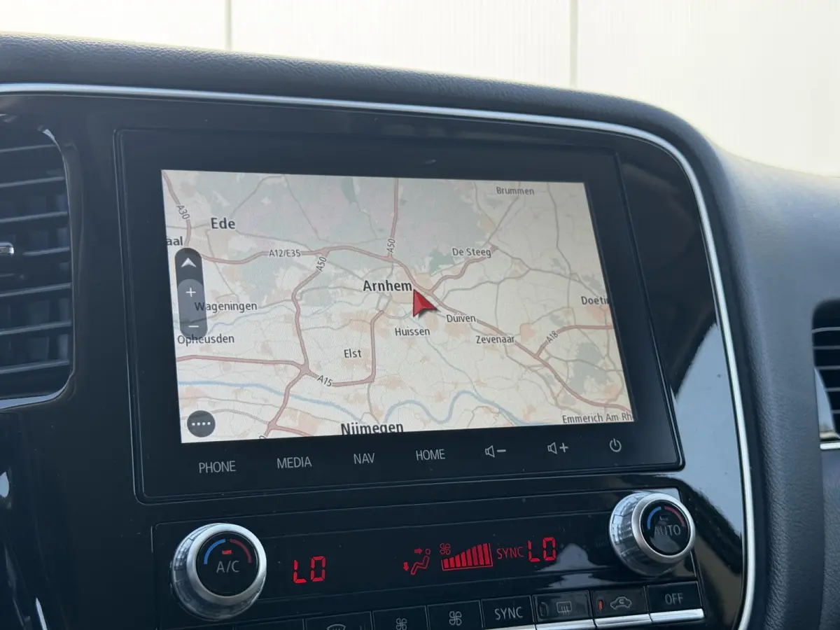 2.4 PHEV Intense+ / Trekhaak Afneembaar / Trekgewicht 1.500 KG / Stoelverwarming / Achteruitrijcamera / Navigatie / Apple CarPlay & Android Auto / Stoel verwarming voor / SoH 73% /