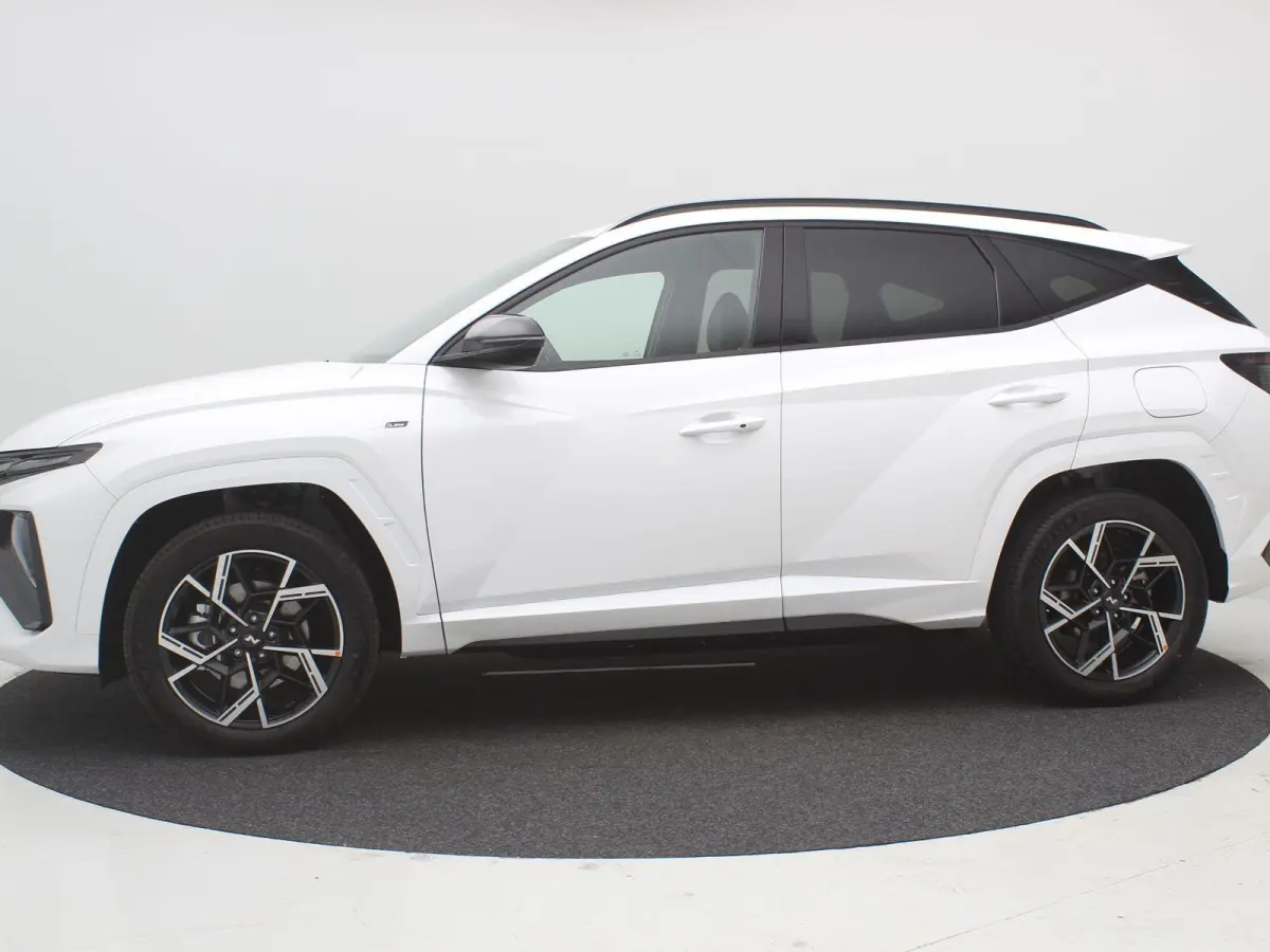 1.6 T-GDI PHEV N Line Edition / Navigatie / Leer-Alcantara bekleding met rode stiksel / 19" LMV / Stoelverwarming voor / LED verlichting /