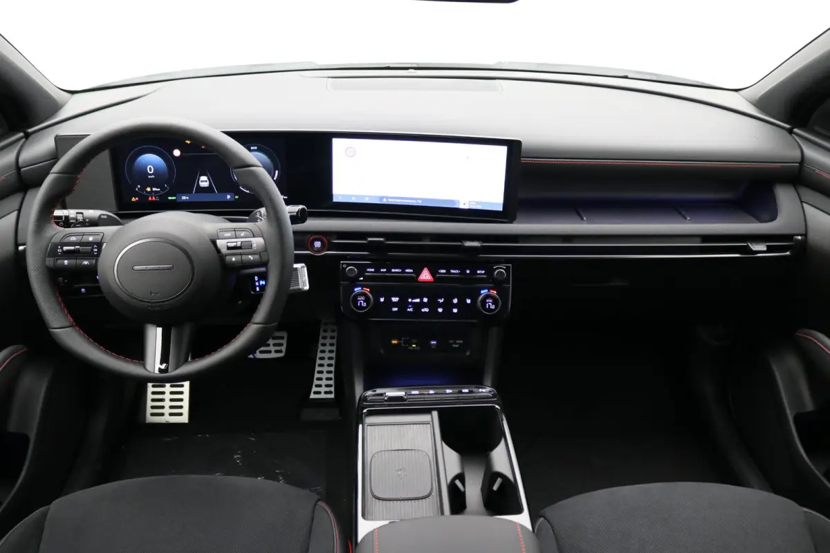 1.6 T-GDI PHEV N Line Edition / Navigatie / Leer-Alcantara bekleding met rode stiksel / 19" LMV / Stoelverwarming voor / LED verlichting /
