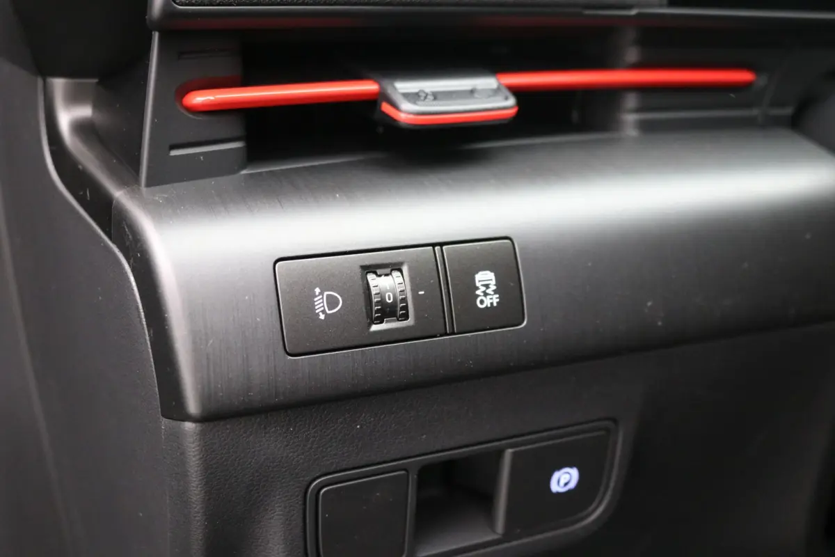 N Line Business 64.8 kWh / Navigatie / Cruise Control Adaptief / Airco Automatisch / 18" LMV / Warmtepomp / 3-Fase /