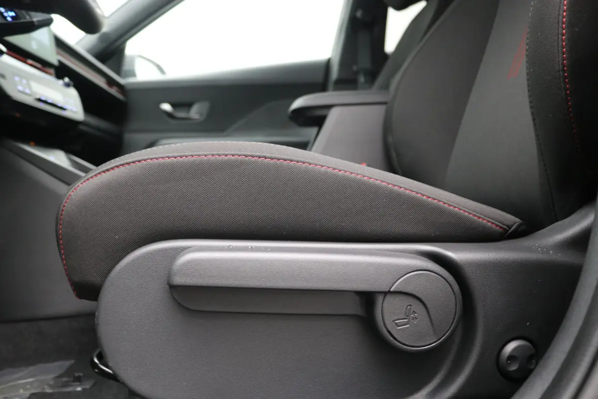 N Line Business 64.8 kWh / Navigatie / Cruise Control Adaptief / Airco Automatisch / 18" LMV / Warmtepomp / 3-Fase /