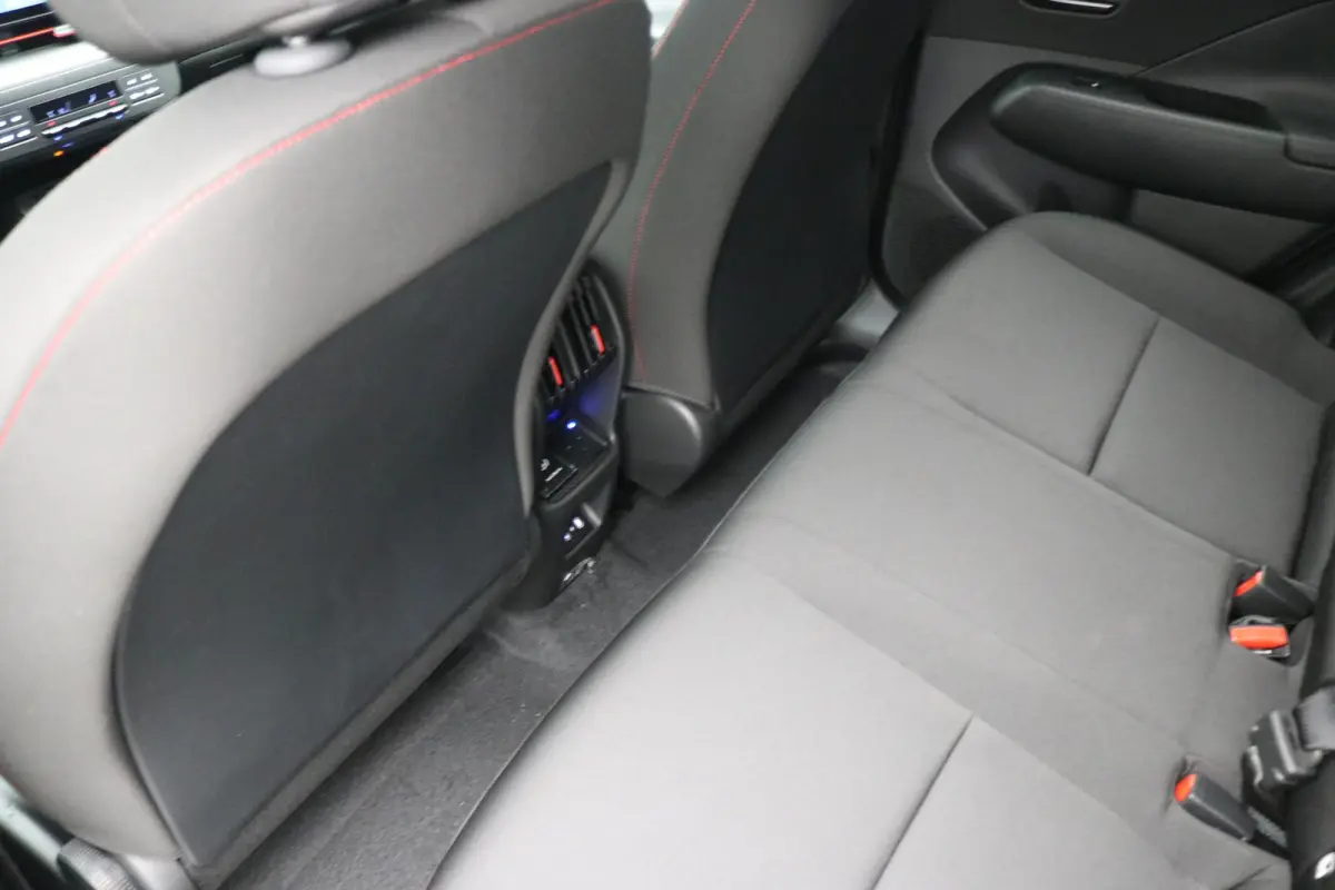 N Line Business 64.8 kWh / Navigatie / Cruise Control Adaptief / Airco Automatisch / 18" LMV / Warmtepomp / 3-Fase /