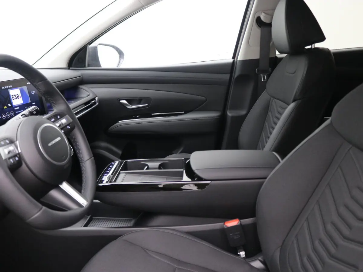 1.6 T-GDI PHEV Comfort Smart / Adaptieve Cruise Control / Navigatie / 19" LMV / Stoelverwarming voor / Stuurwielverwarming / Automatische Achterklep / Parkeersensoren voor & Achter /