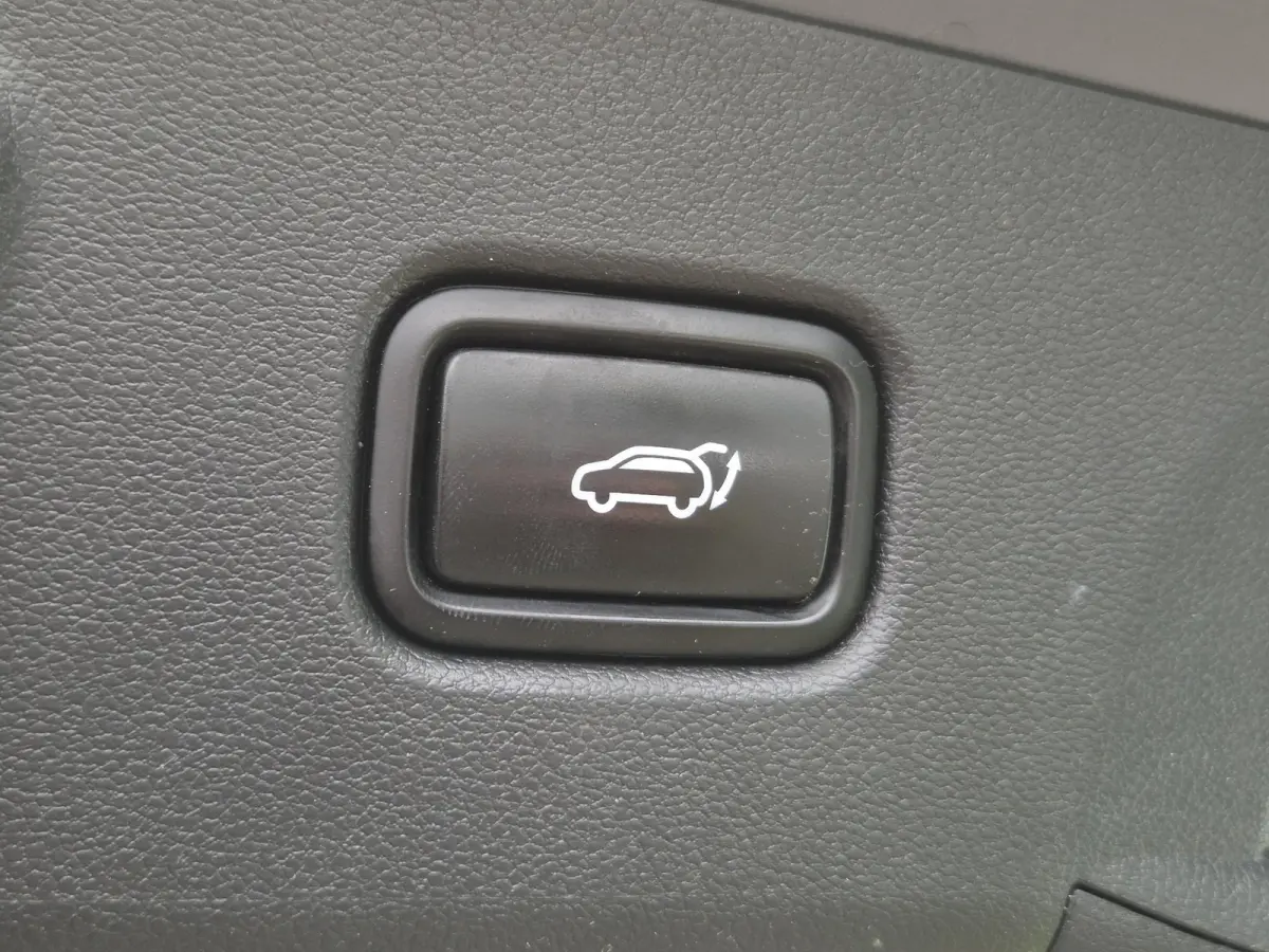 1.6 T-GDI HEV N Line Sky / Dealer onderhouden / Fabrieksgarantie tot 03-2027 / Trekhaak afneembaar / Panorama schuifdak / Trekgewicht 1650 kg / Navigatie / Apple Carplay Android / Elektrisch