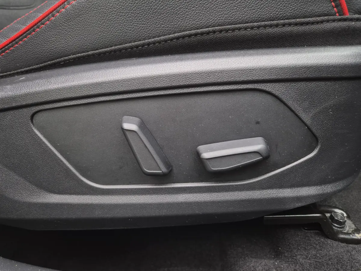1.6 T-GDI HEV N Line Sky / Dealer onderhouden / Fabrieksgarantie tot 03-2027 / Trekhaak afneembaar / Panorama schuifdak / Trekgewicht 1650 kg / Navigatie / Apple Carplay Android / Elektrisch