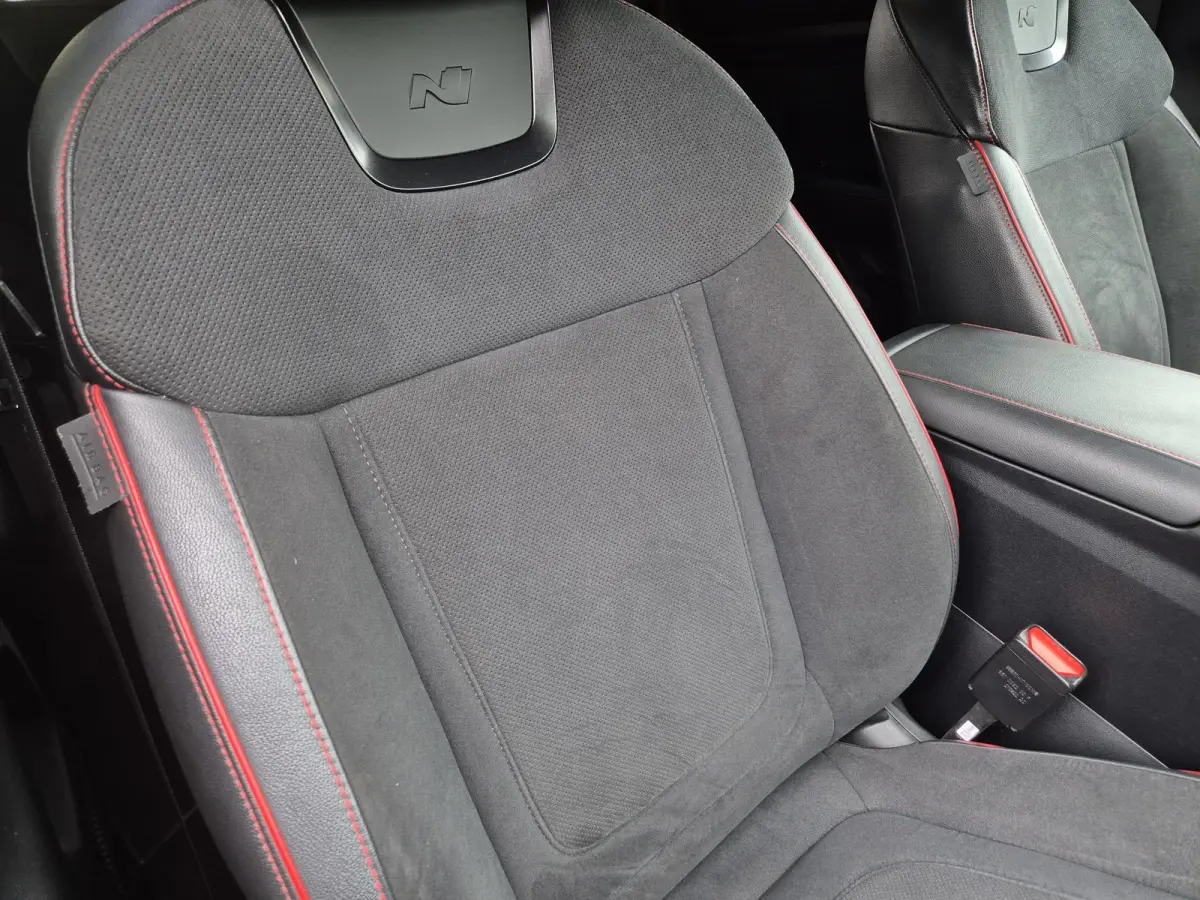 1.6 T-GDI HEV N Line Sky / Dealer onderhouden / Fabrieksgarantie tot 03-2027 / Trekhaak afneembaar / Panorama schuifdak / Trekgewicht 1650 kg / Navigatie / Apple Carplay Android / Elektrisch