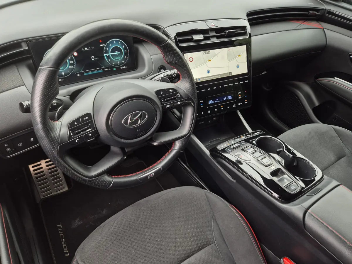 1.6 T-GDI HEV N Line Sky / Dealer onderhouden / Fabrieksgarantie tot 03-2027 / Trekhaak afneembaar / Panorama schuifdak / Trekgewicht 1650 kg / Navigatie / Apple Carplay Android / Elektrisch