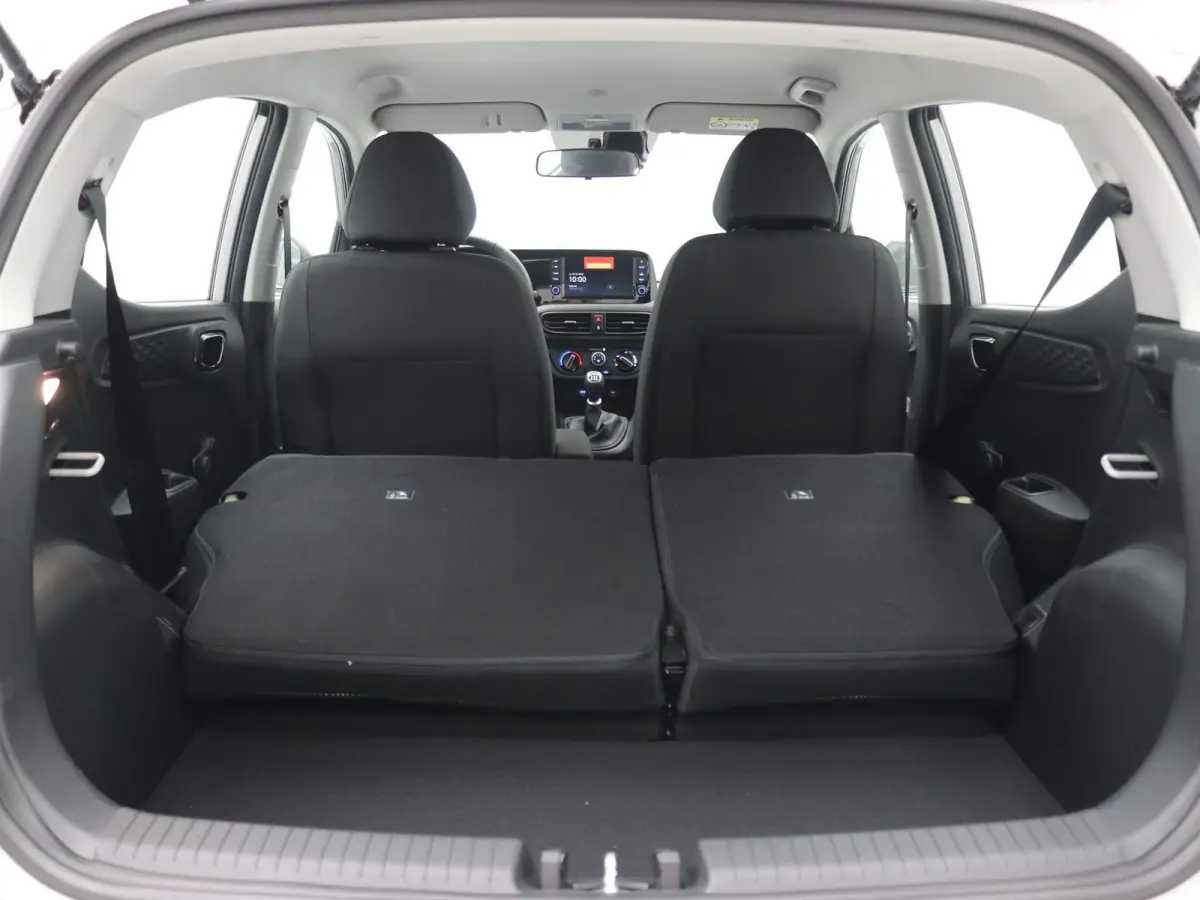 1.0 Comfort Smart / Navigatie / Cruise Control / Airco / LED dagrijverlichting / Achteruitrijcamera / Parkeersensoren achter / Fabrieksgarantie t/m 25-01-2030 /